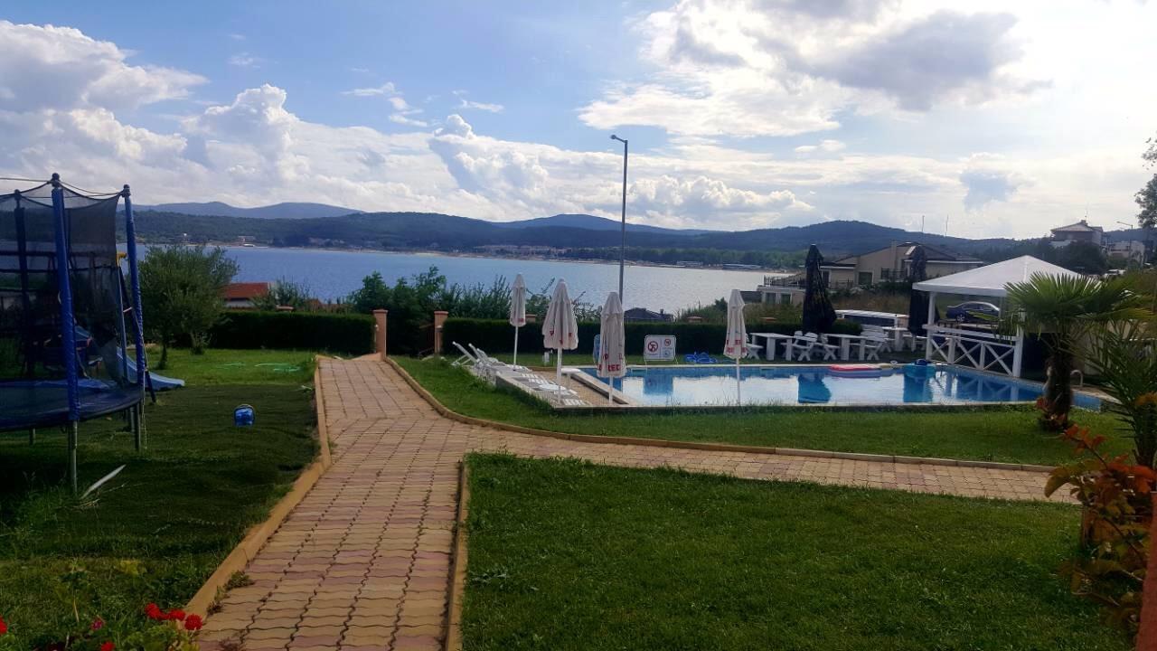 Safo Apartments&Rooms Sozopol Buitenkant foto